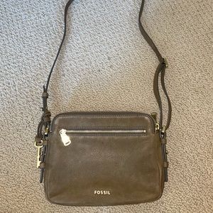 Dark green Fossil crossbody with gold detailing